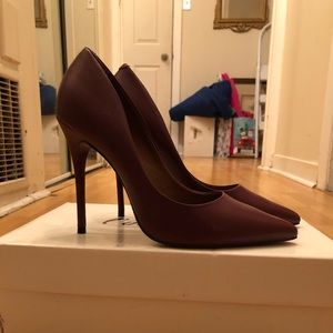 Burgundy heels from L’intervalle